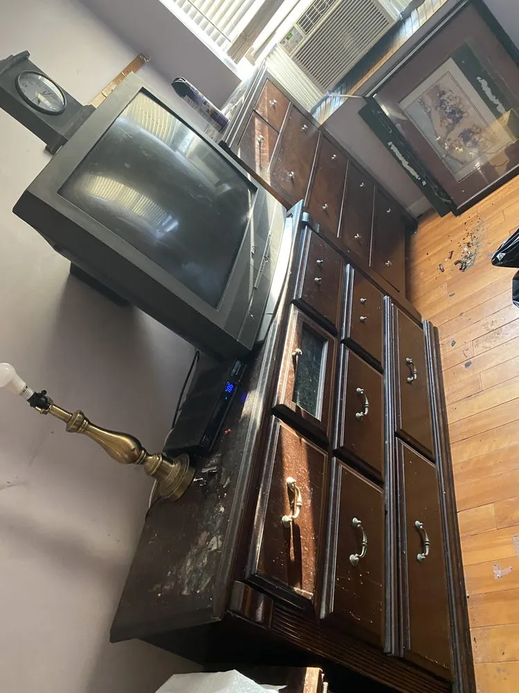 Top-rated yard cleanup service experts serving Elmira, NY - B&H Hauling