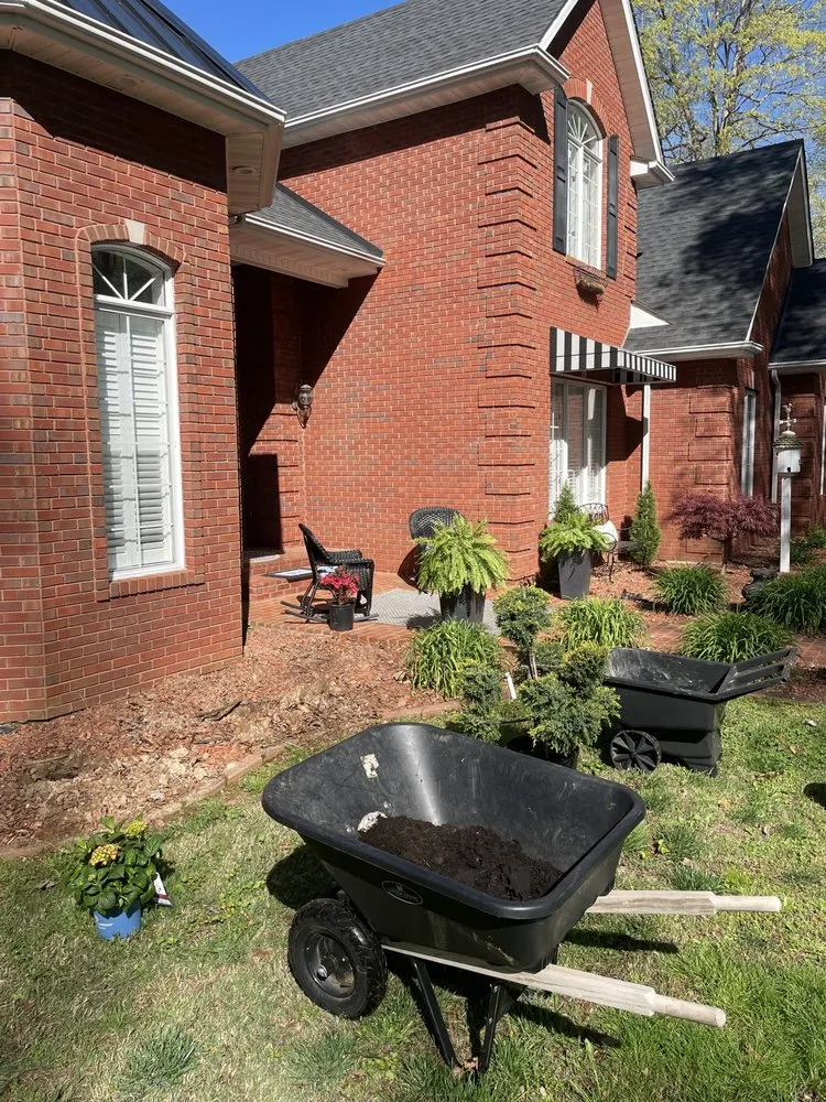 Local landscape design experts serving Jamestown, KY - BH Lawn Care