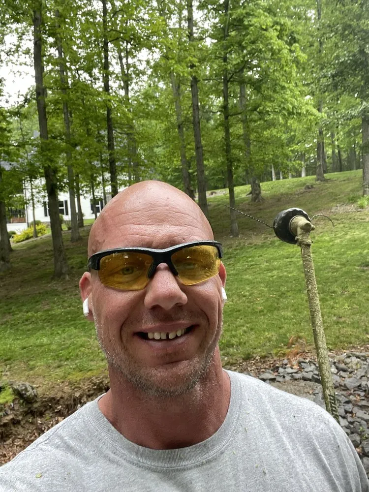 Reliable garden landscaping for beautiful yards in Jamestown, KY by BH Lawn Care