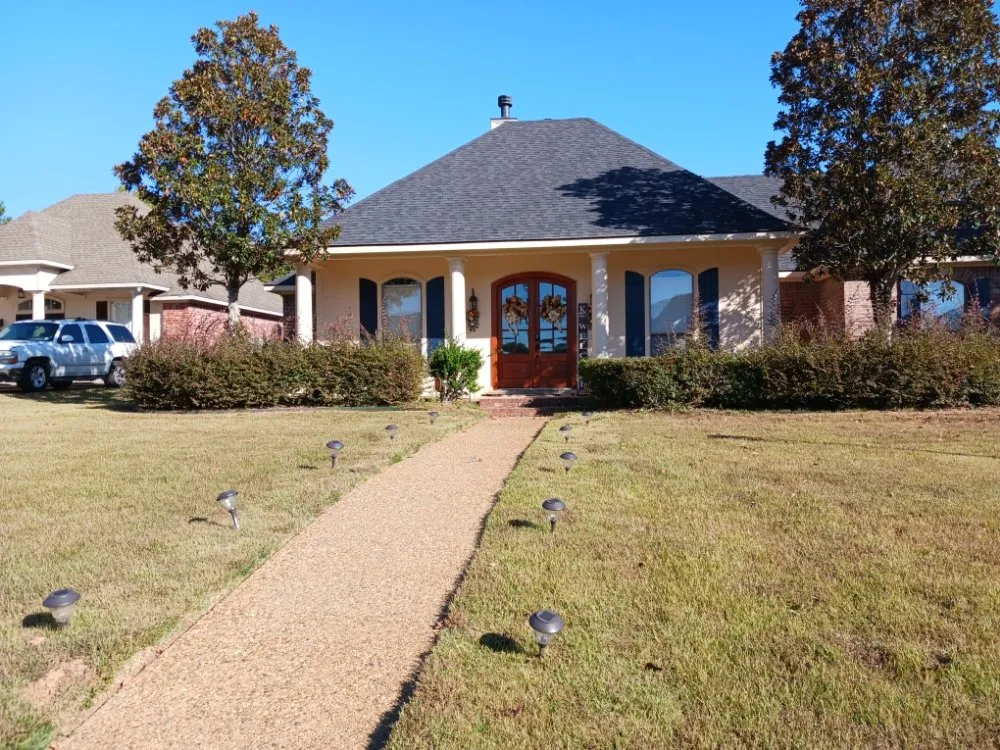 Top-rated yard cleanup service experts serving Greenwood, LA - B&H Lawncare