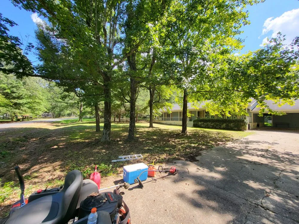 Top-rated yard cleanup service in Greenwood, LA - B&H Lawncare