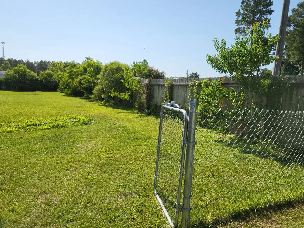 Professional outdoor landscaping experts serving Greenwood, LA - B&H Lawncare