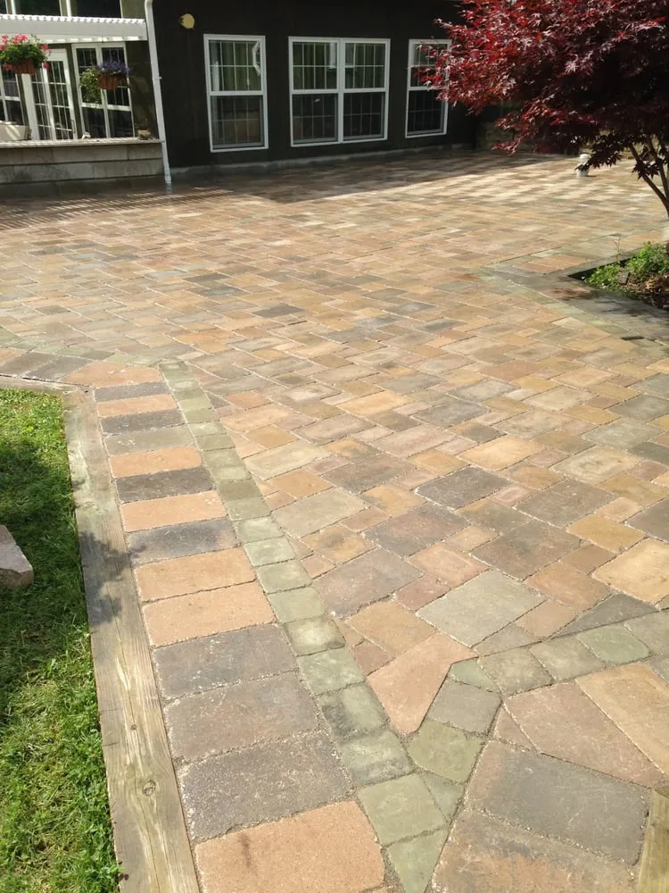 Reliable garden landscaping in Akron, OH - BHW Landscape Construction