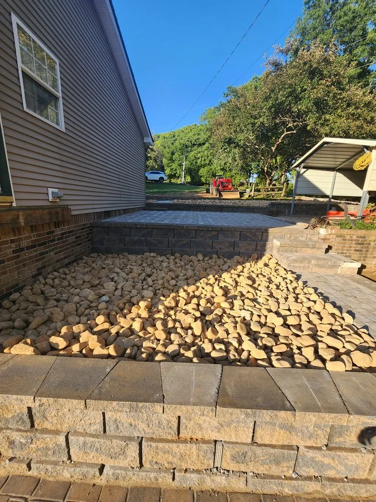 Trusted yard cleanup service in Clarksville, TN by Bi-County Landscaping