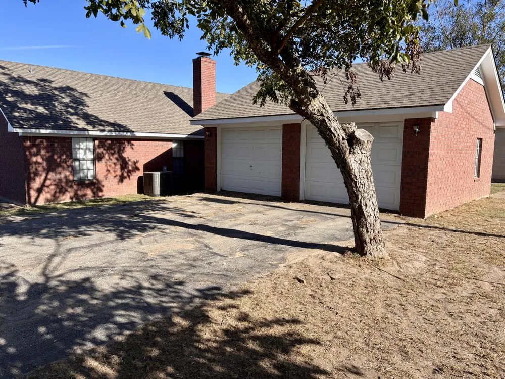 Local garden landscaping for residential properties across Teague, TX - Bi-Stone Services