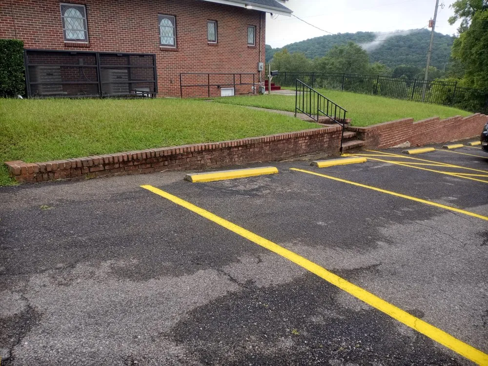 Reliable yard maintenance experts serving Birmingham, AL - Bibb Painting Company