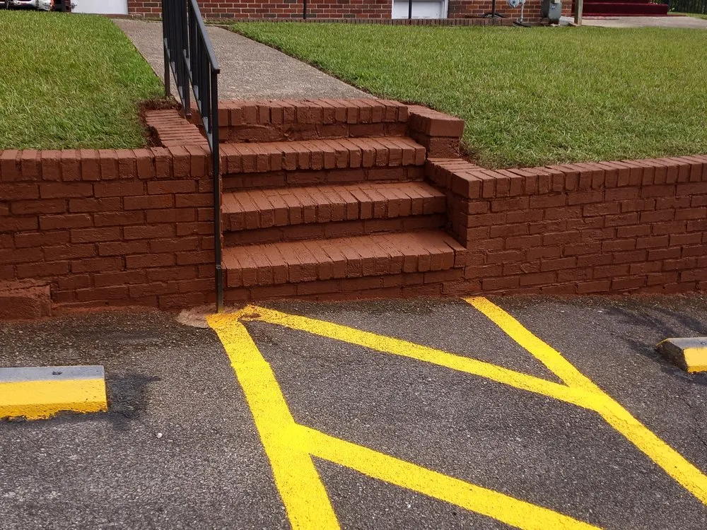 Reliable yard cleanup service in Birmingham, AL - Bibb Painting Company