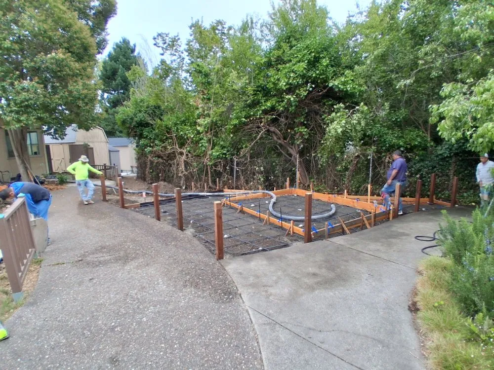 Local yard cleanup service in Pittsburg, CA - Big Als Concrete & Landscaping Service