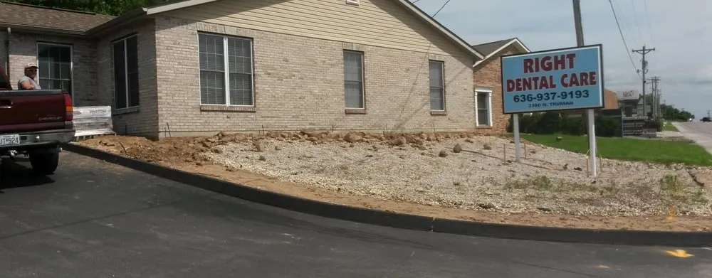 Professional garden landscaping in Festus, MO by Big A's Lawncare & Landscaping