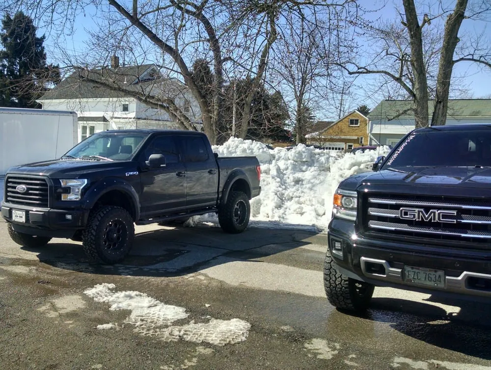 Affordable yard cleanup service for year-round maintenance across Pepper Pike, OH - Big Bear Landscaping