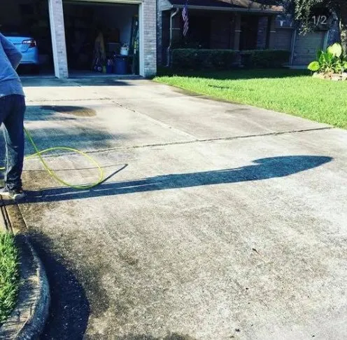 Reliable lawn care service in Friendswood, TX by Big Bear Service