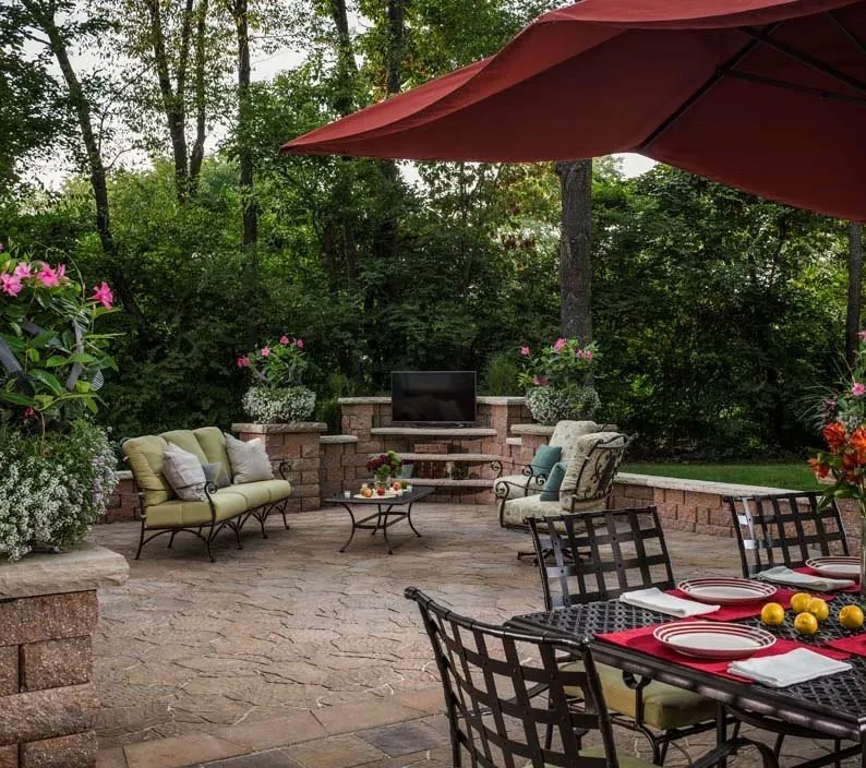 Custom garden landscaping experts serving Kirkwood, MO - Big Bend Landscaping