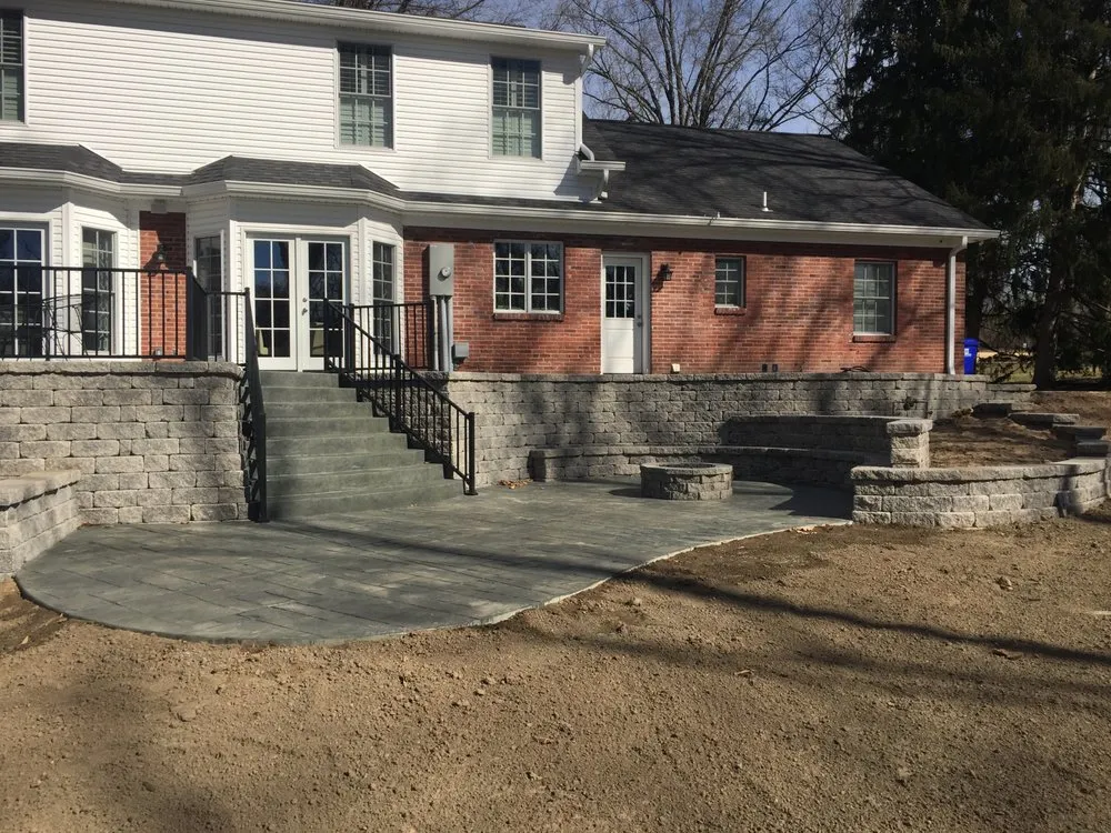 Custom garden landscaping in Kirkwood, MO - Big Bend Landscaping