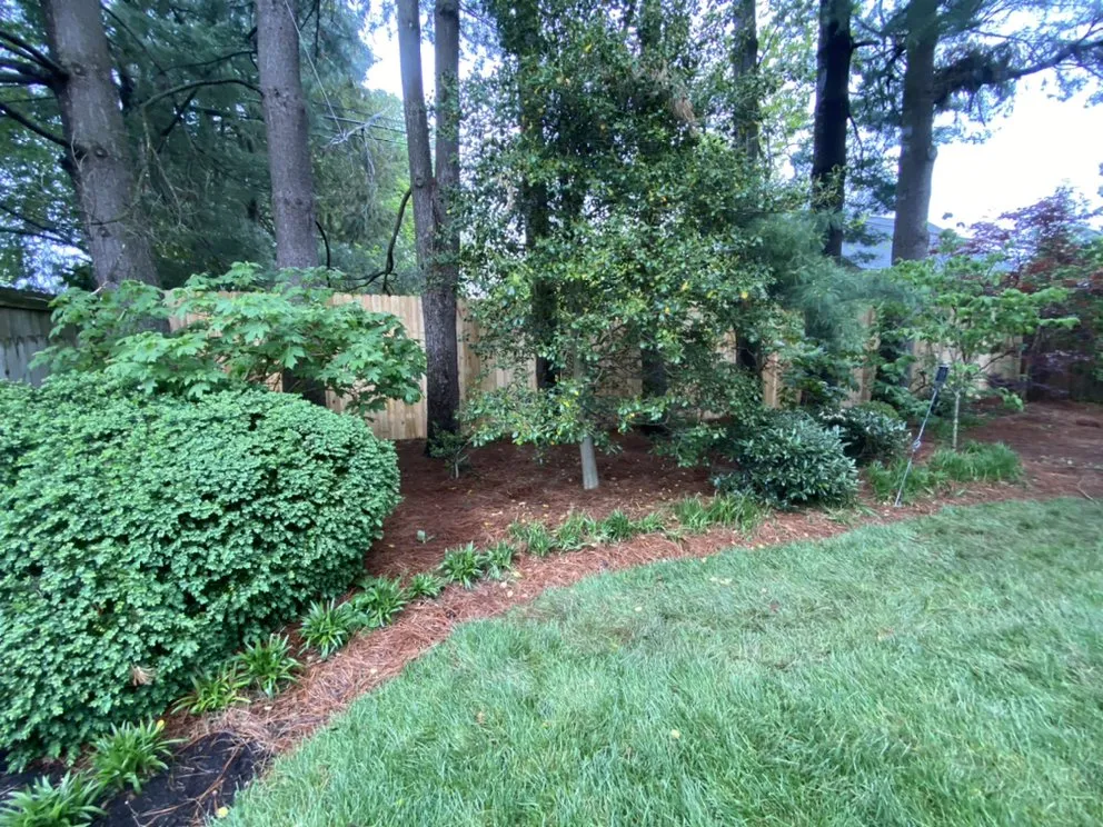 Top-rated garden landscaping for beautiful yards in Lancaster, KY by Big Blue Fencing & Contracting