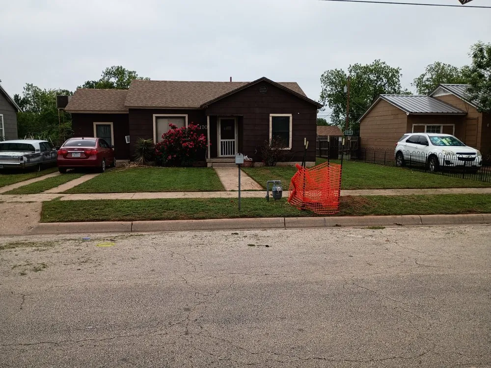 Reliable yard maintenance for residential properties in Sweetwater, TX by Big Bro's Lawn Care