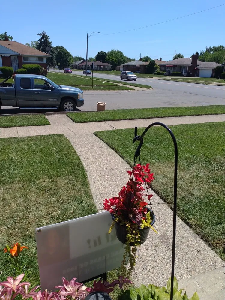 Professional lawn care service experts serving Detroit, MI - Big Brother Landscaping