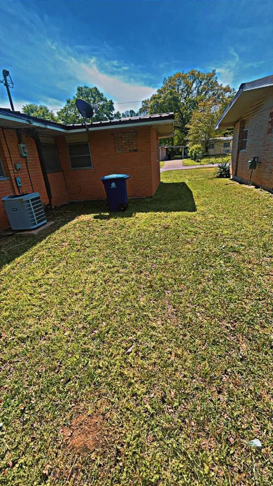 Top-rated lawn mowing service in Shreveport, LA - Big Cal Lawn Care