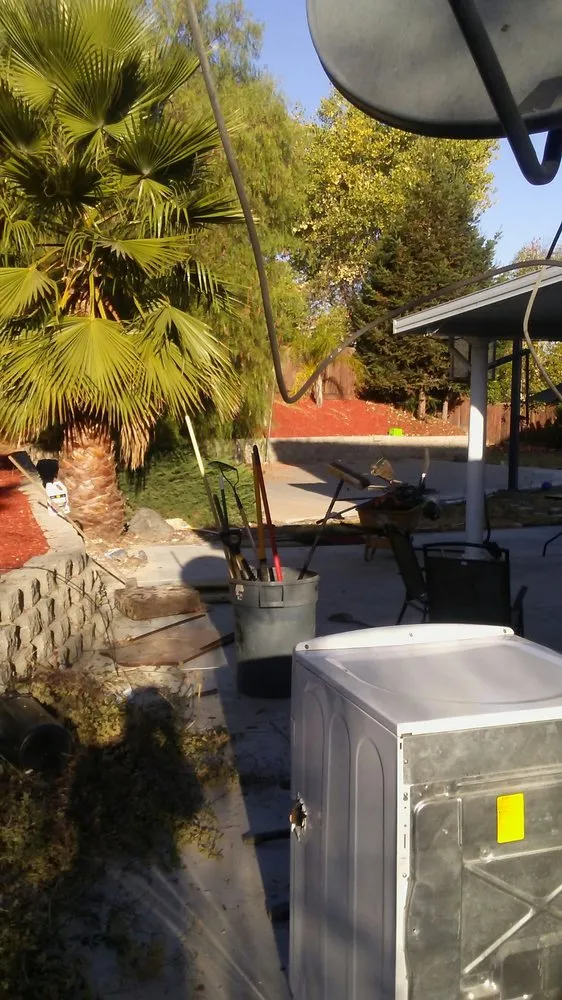 Affordable lawn mowing service near you in Oakley, CA by Big Cheq Services