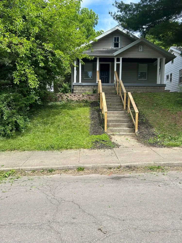 Affordable outdoor landscaping experts serving Indianapolis, IN - Big Country Lawn Care