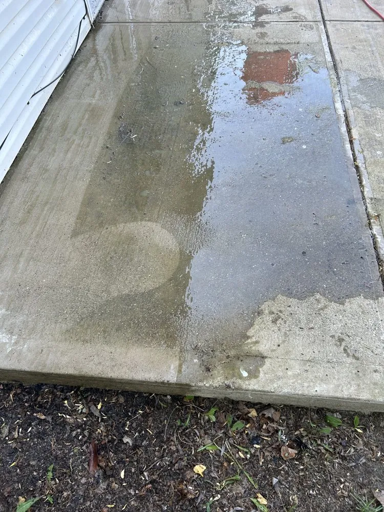 Affordable garden landscaping for homes in Indianapolis, IN by Big Country Lawn Care