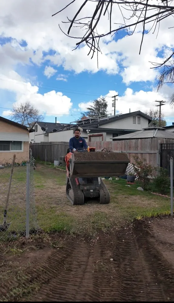 Local lawn care service experts serving North hills, CA - Big Country Roll Off and Landscape