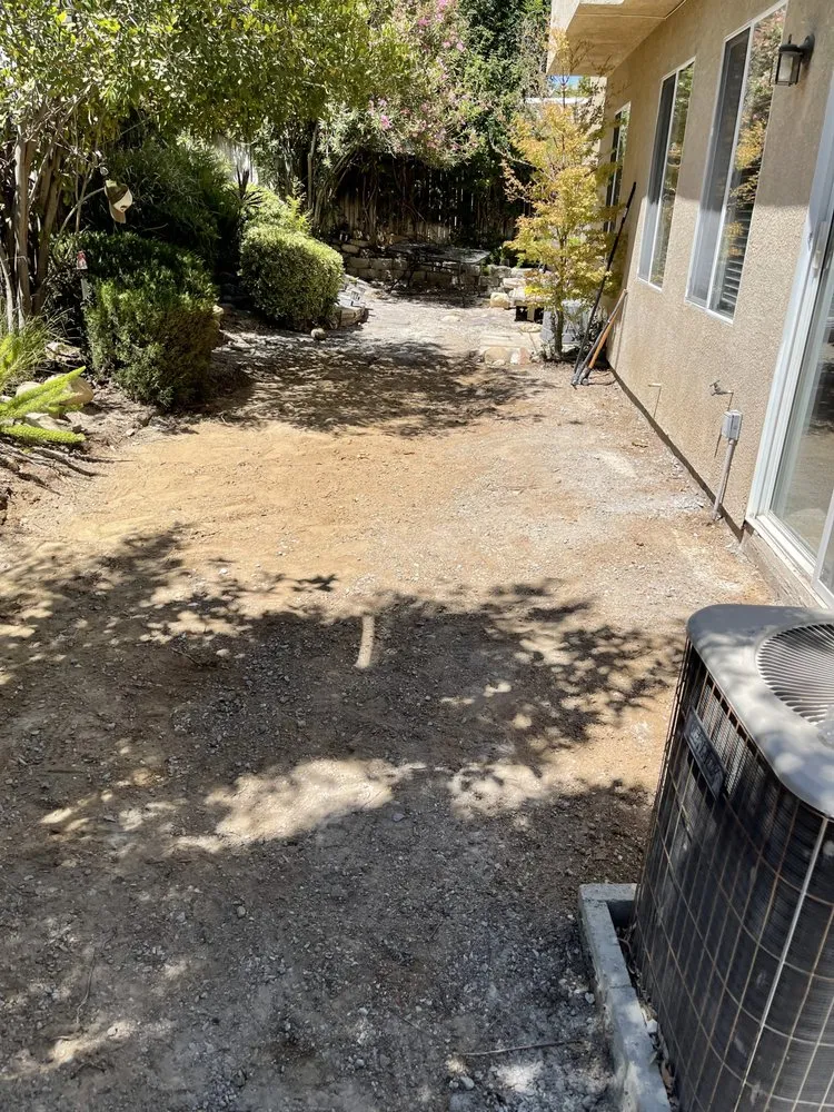 Reliable lawn mowing service experts serving North hills, CA - Big Country Roll Off and Landscape