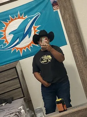 Big C’s lawn service Logo