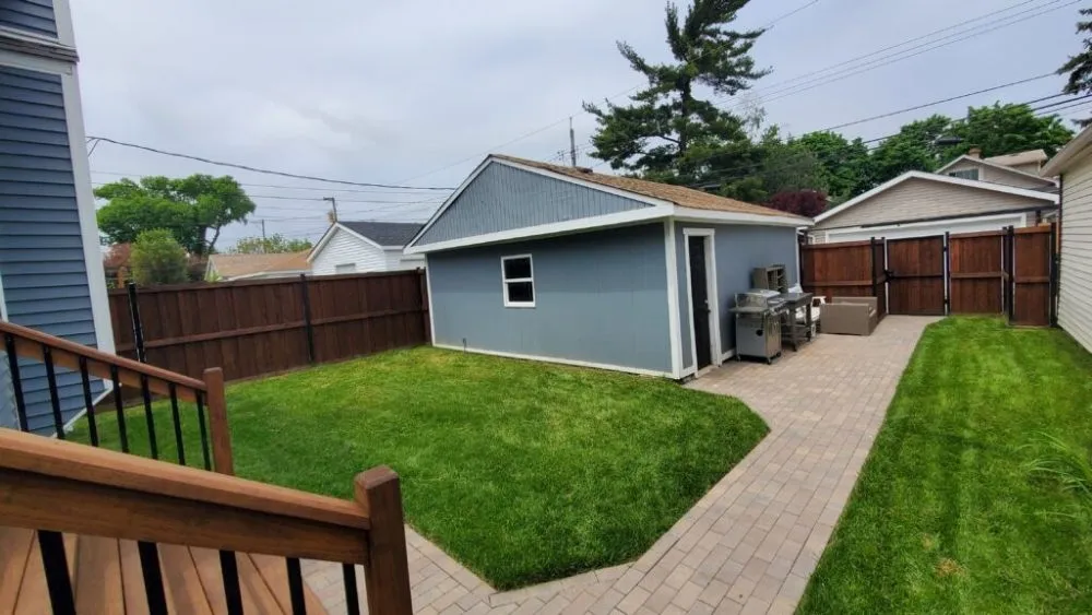 Custom outdoor landscaping experts serving Chicago, IL - Big Cuts