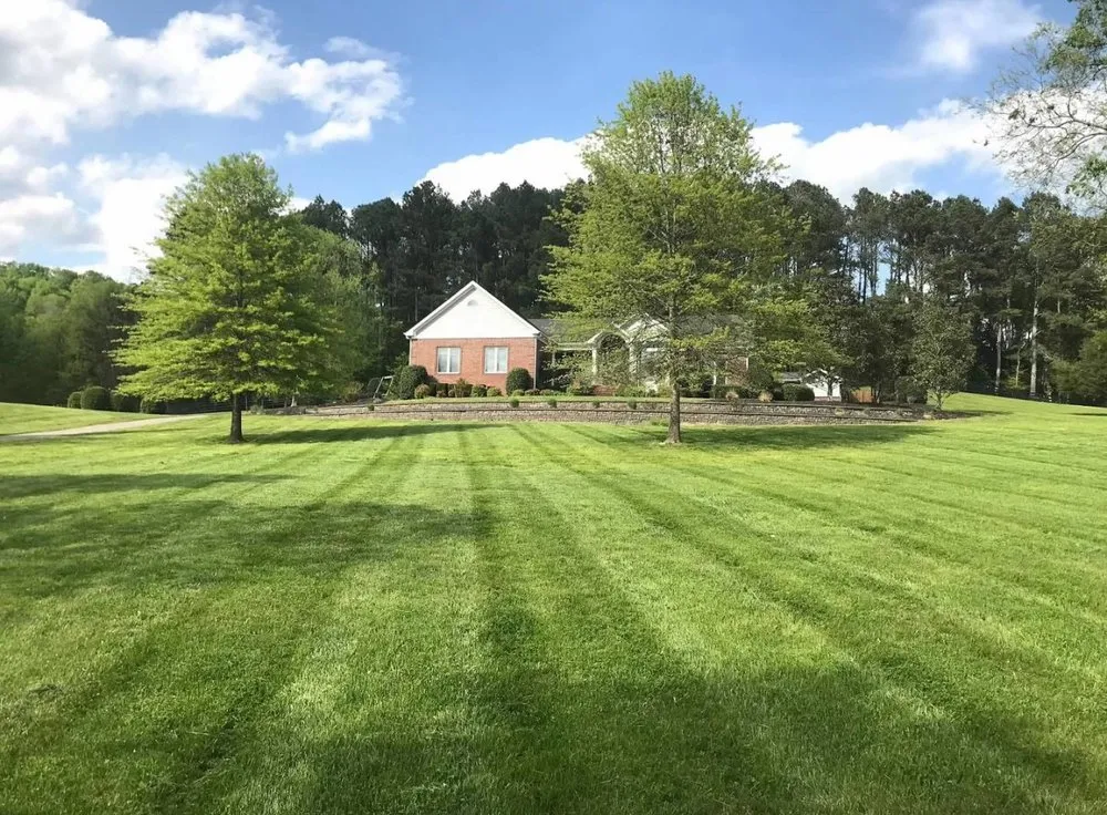 Reliable yard maintenance in Clarksville, TN - Big D Landscaping & Trucking