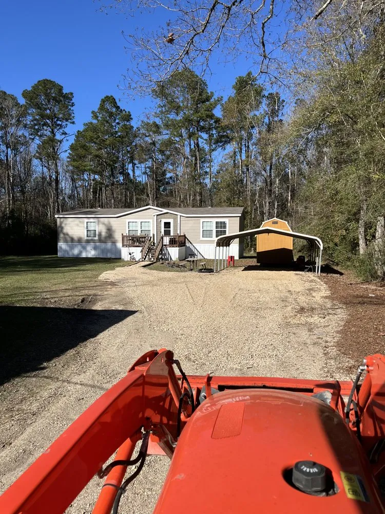 Professional lawn care service experts serving Hammond, LA - Big Daddy’s Lawn Care & Junk Removal