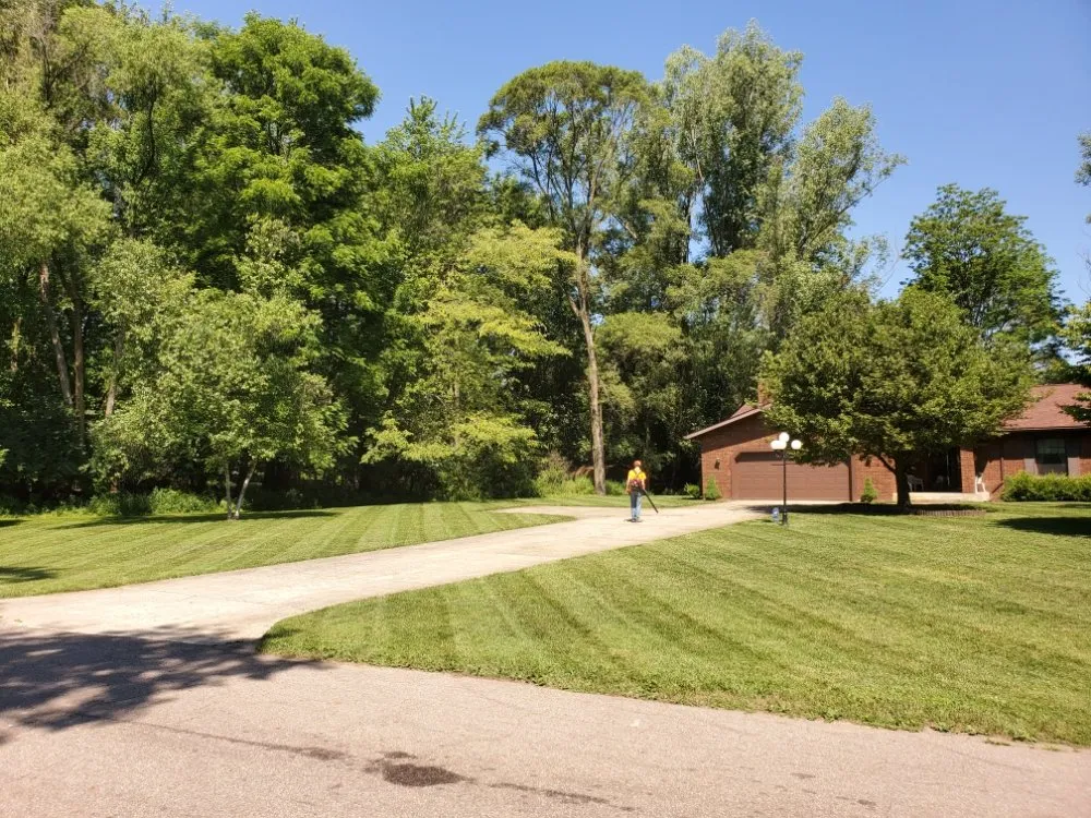 Affordable yard maintenance in Buchanan, MI - Big Dawg Enterprises