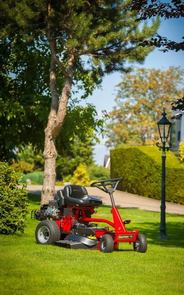 Custom lawn care service in Pelzer, SC by Big Dawgs Lawncare