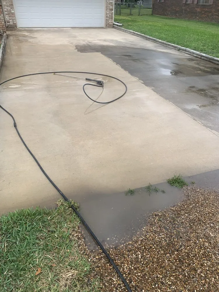 Top-rated landscaping services in Inez, TX - Big Dog Lawn and Landscaping