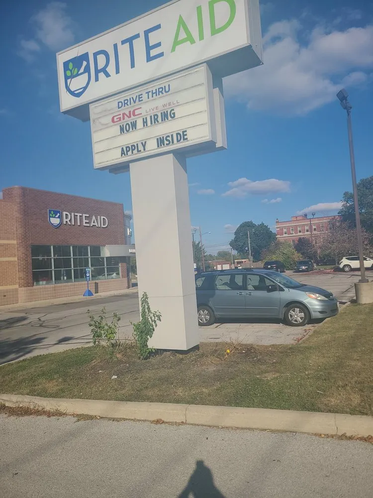 Affordable yard cleanup service experts serving Lima, OH - Big dogs lawn care