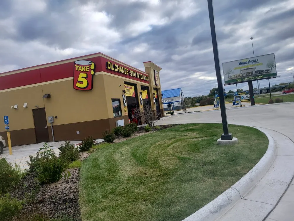 Custom residential landscaping in Lima, OH - Big dogs lawn care