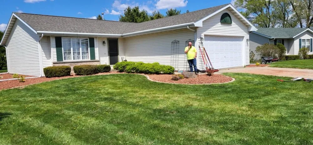 Professional lawn mowing service experts serving Janesville, WI - Big Ed’s Lawn Services