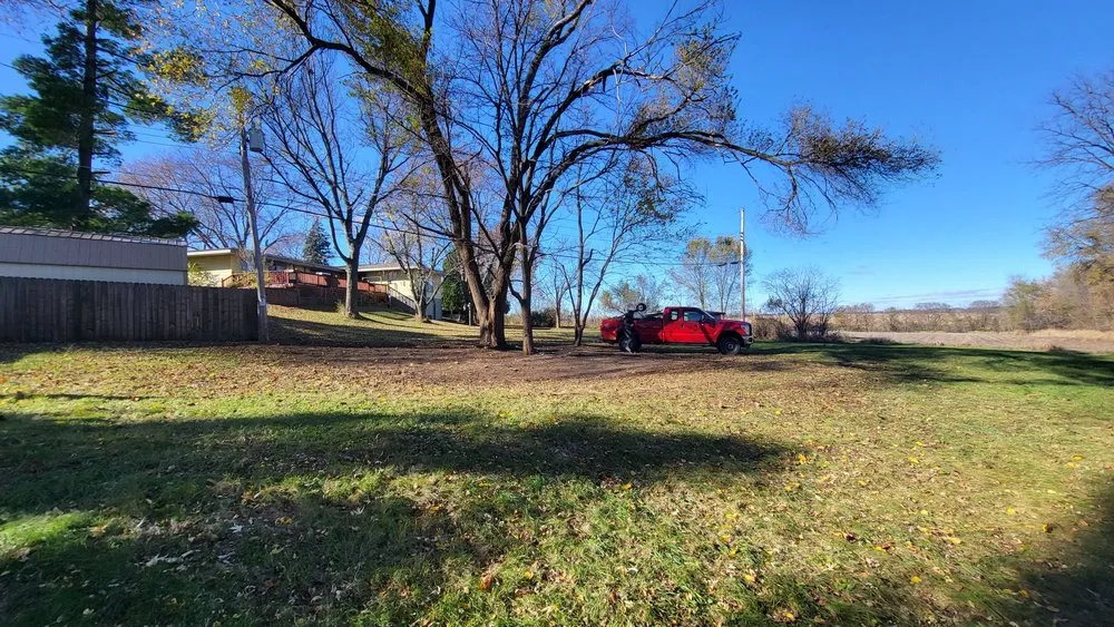 Affordable yard maintenance experts serving Janesville, WI - Big Ed’s Lawn Services