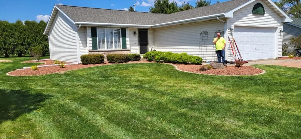 Local yard cleanup service in Janesville, WI by Big Ed’s Lawn Services