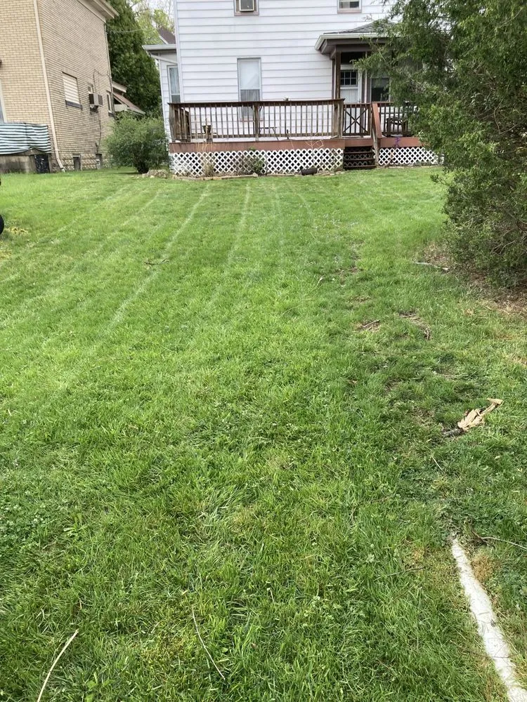 Trusted lawn mowing service for residential properties across Pittsburgh, PA - Big Ed’s Lawncare
