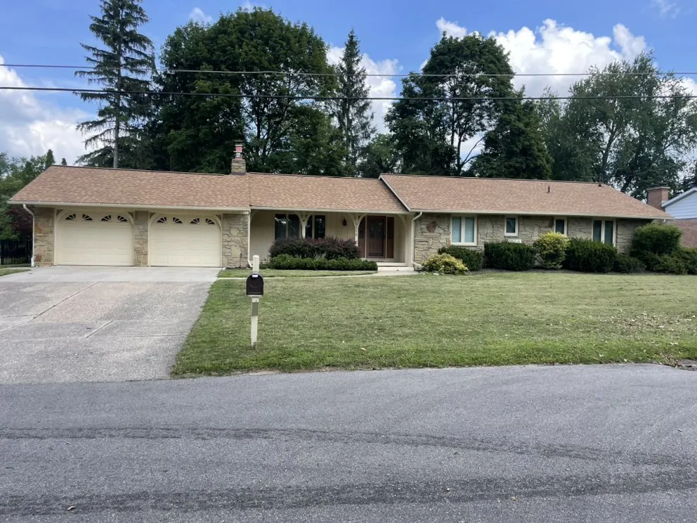 Professional yard maintenance experts serving Zeeland, MI - Big Gator's Lawn Care