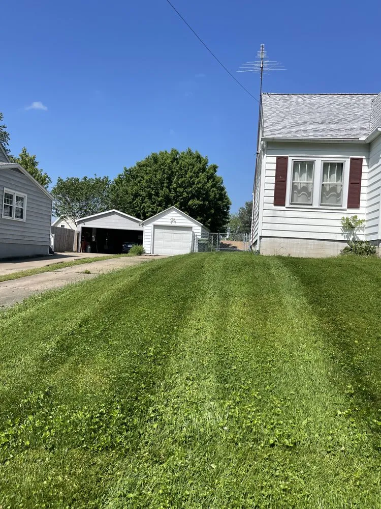 Professional lawn mowing service in Jackson, MO by Big Green Lawn Care