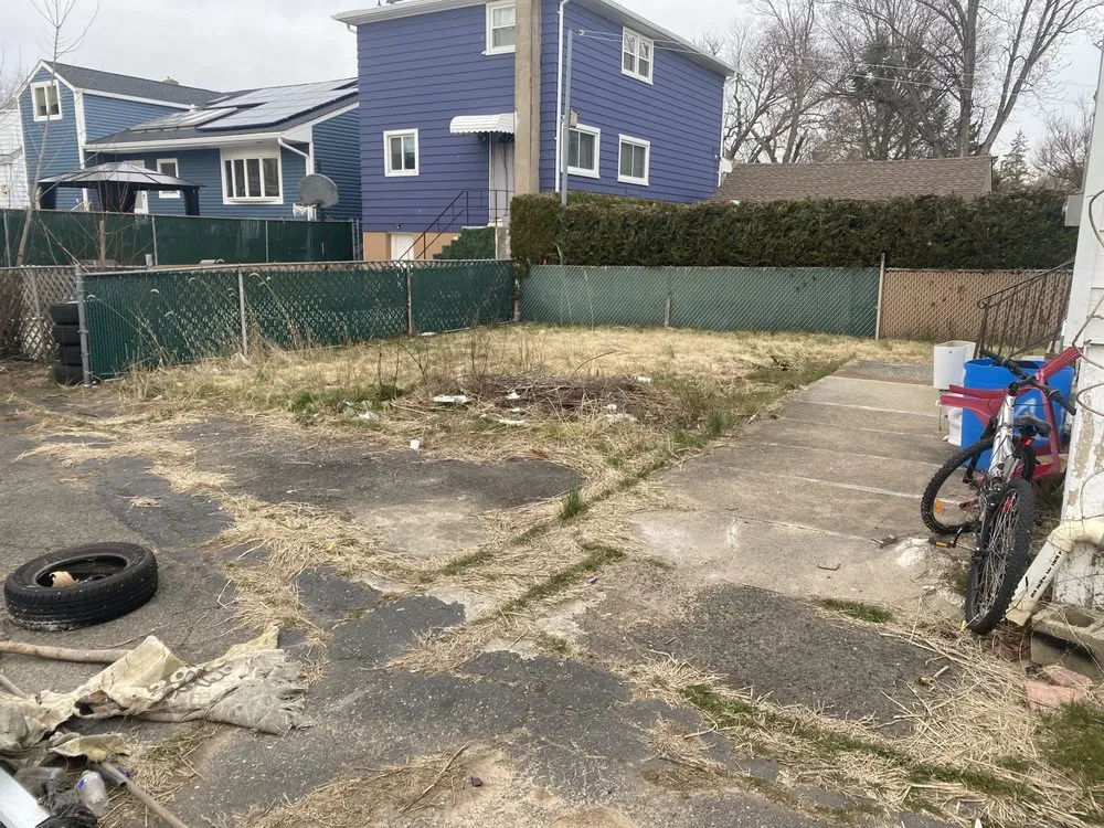 Expert yard cleanup service in Little Falls, NJ - Big Green Lawn Service