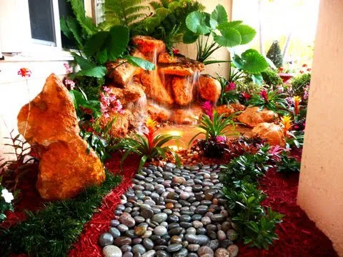 Custom residential landscaping for homes in Miami, FL by Big Green Men Landscaping & Artificial Grass