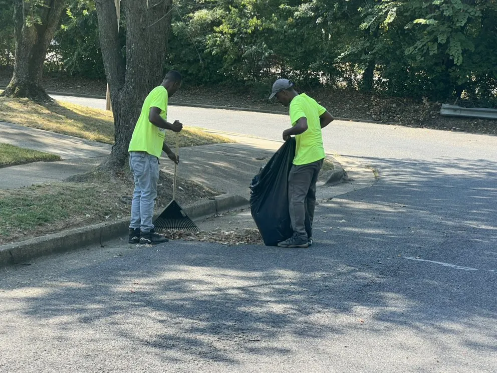 Professional outdoor landscaping in Memphis, TN by Big Guy's Lawn Garden & Landscaping Services