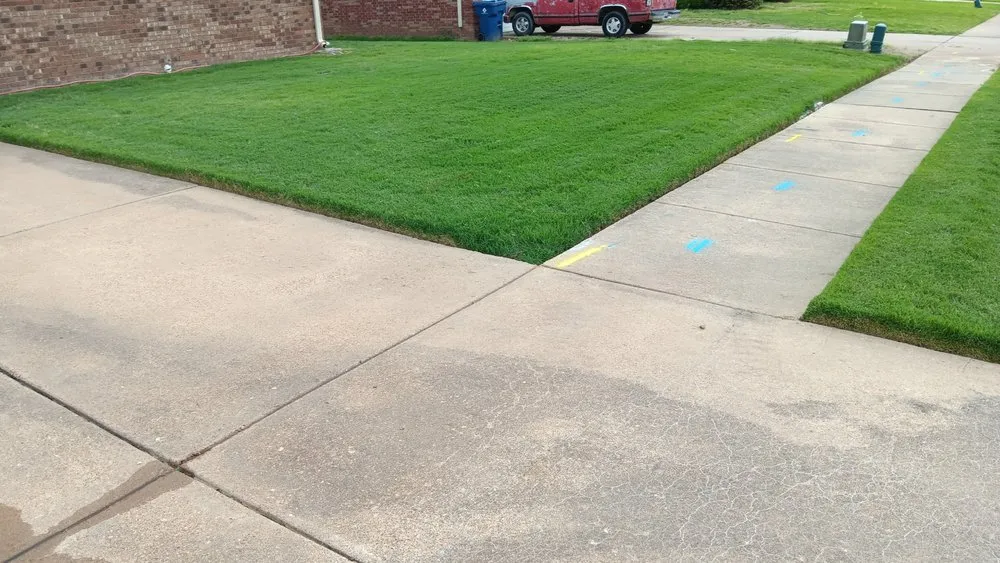 Expert lawn mowing service for outdoor upgrades across Memphis, TN - Big Guy's Lawn Garden & Landscaping Services