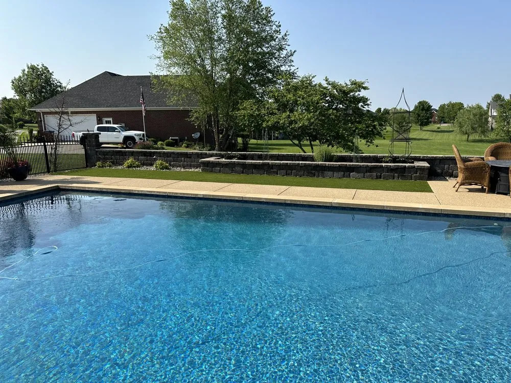 Custom outdoor landscaping in Louisville, KY - Big Guys Professional Services