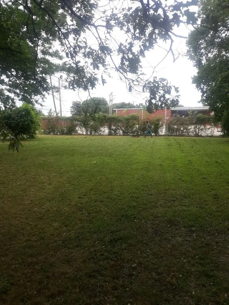 Local yard maintenance for beautiful yards across Belzoni, MS - Big Guyz Lawncare Services