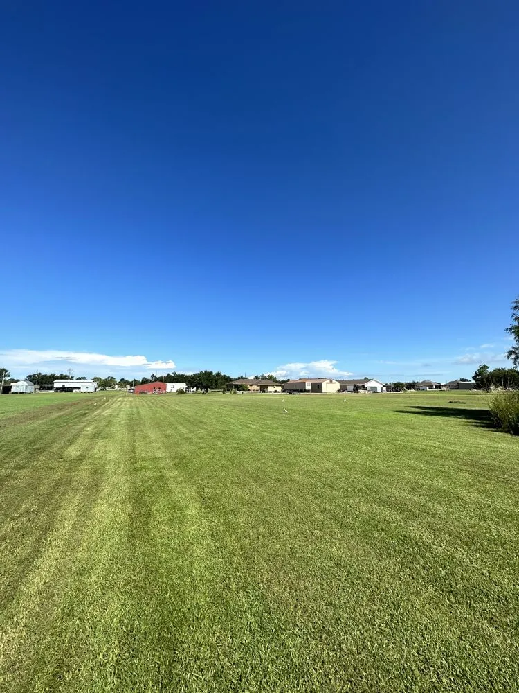 Top-rated lawn mowing service with custom design across Montegut, LA - Big H Lawn Care