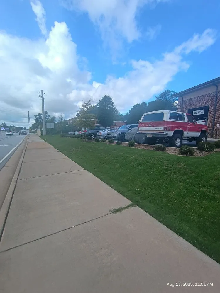 Top-rated garden landscaping in Loganville, GA by Big Ham Mobile Handyman Services