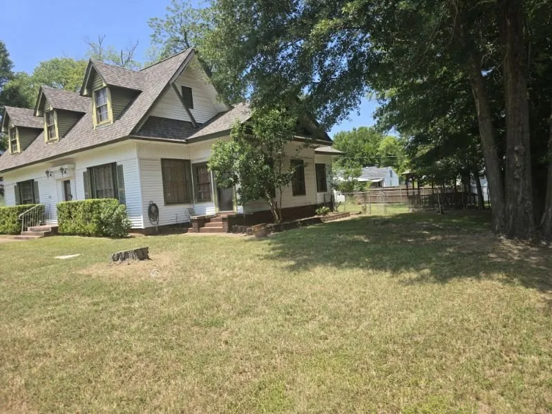 Expert lawn care service in Jacksonville, TX - Big Hinton Lawn Service